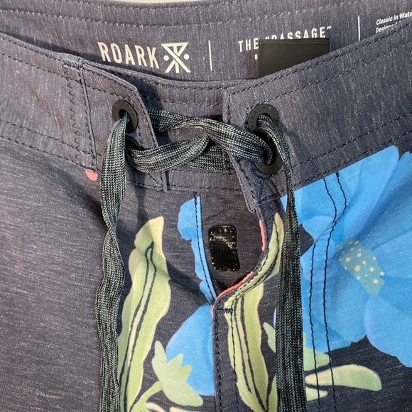 Roark Passage Sierra Madre Boardshorts 18" size 32 - Picture 13 of 13